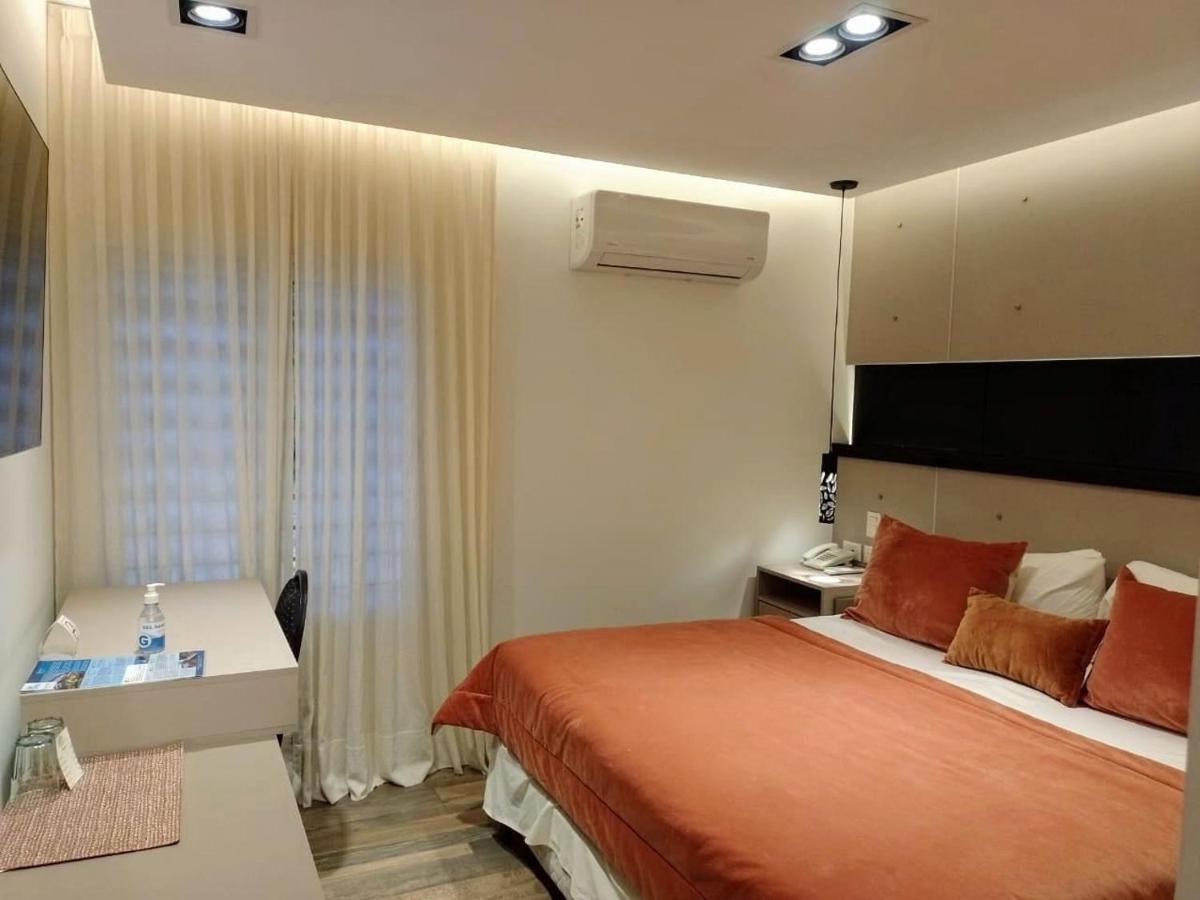 Global Hotel Сентенарио Екстериор снимка
