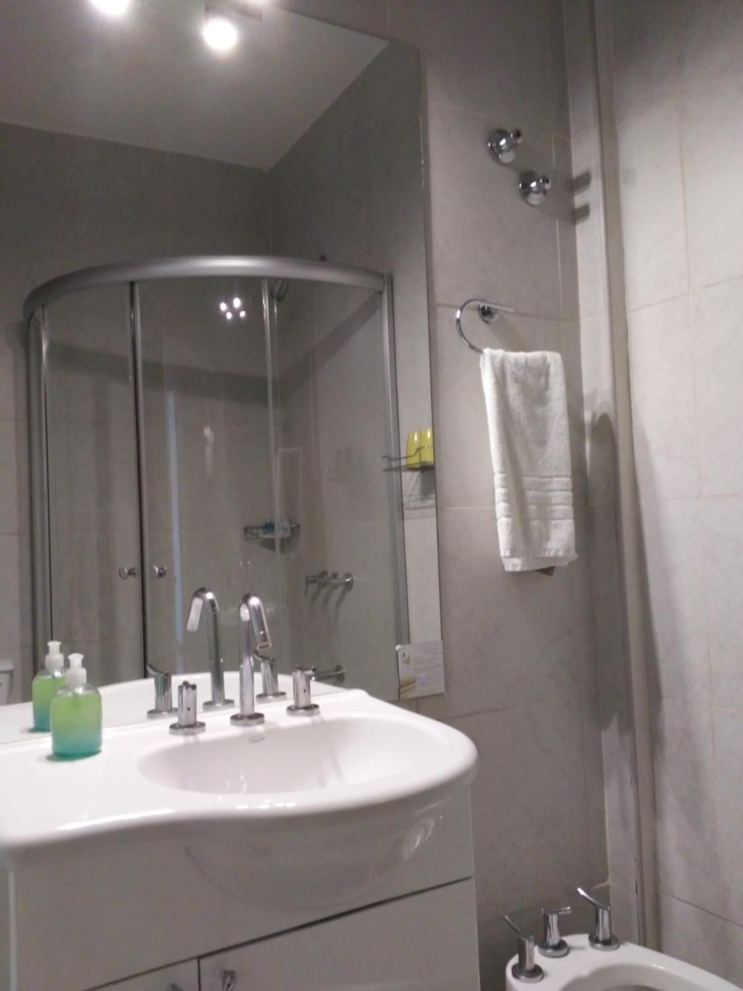 Global Hotel Сентенарио Екстериор снимка