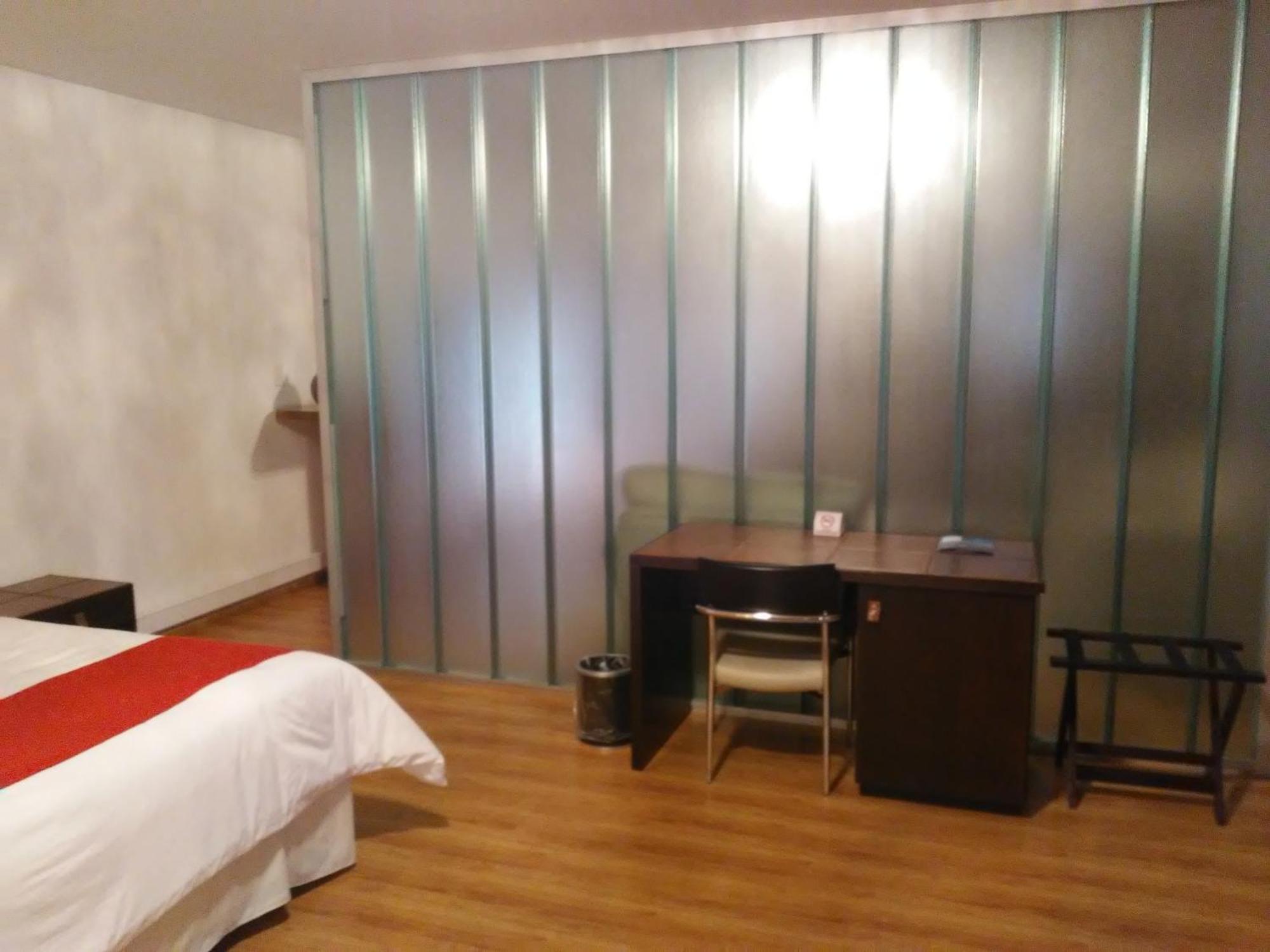 Global Hotel Сентенарио Екстериор снимка
