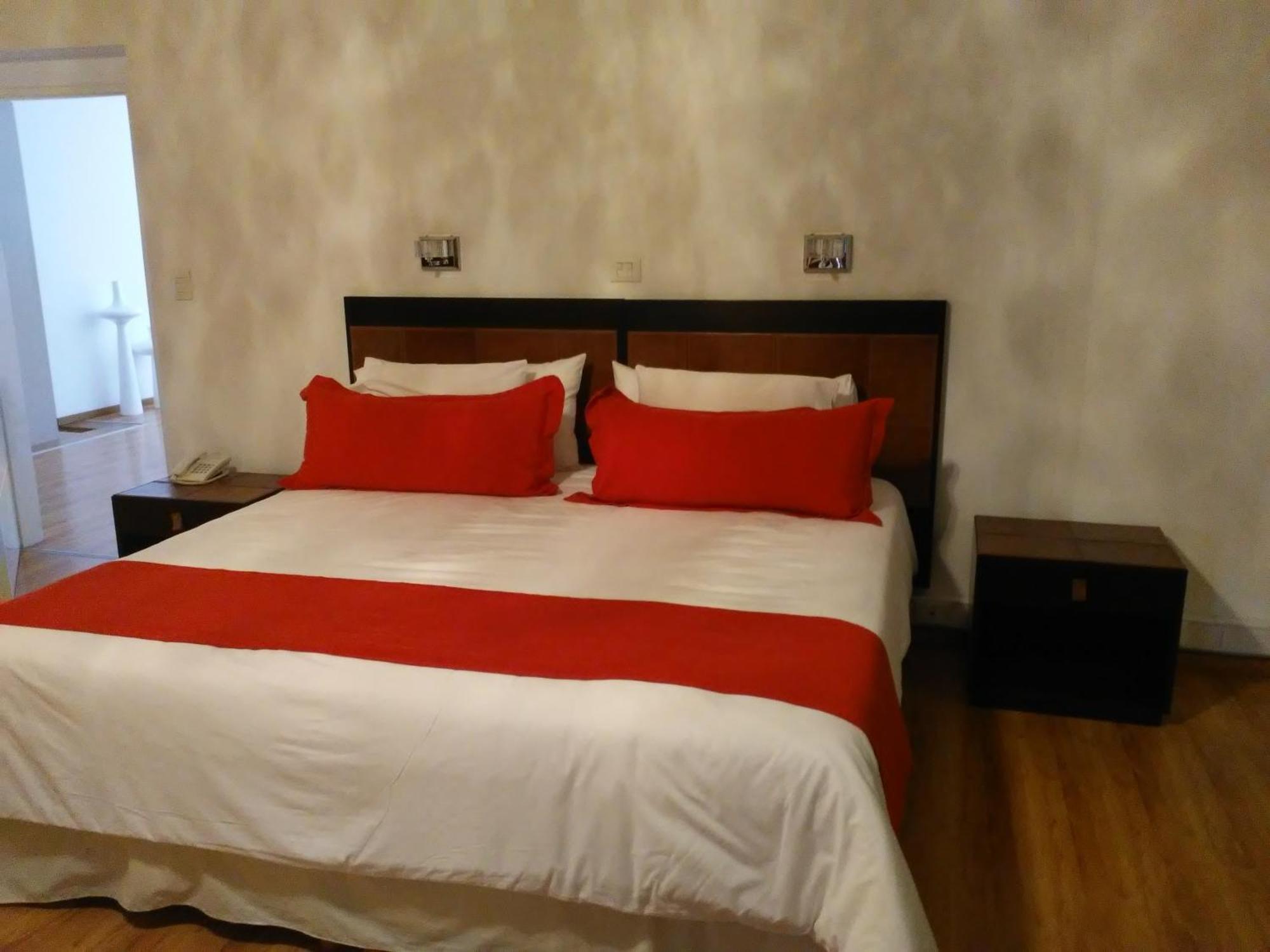 Global Hotel Сентенарио Екстериор снимка