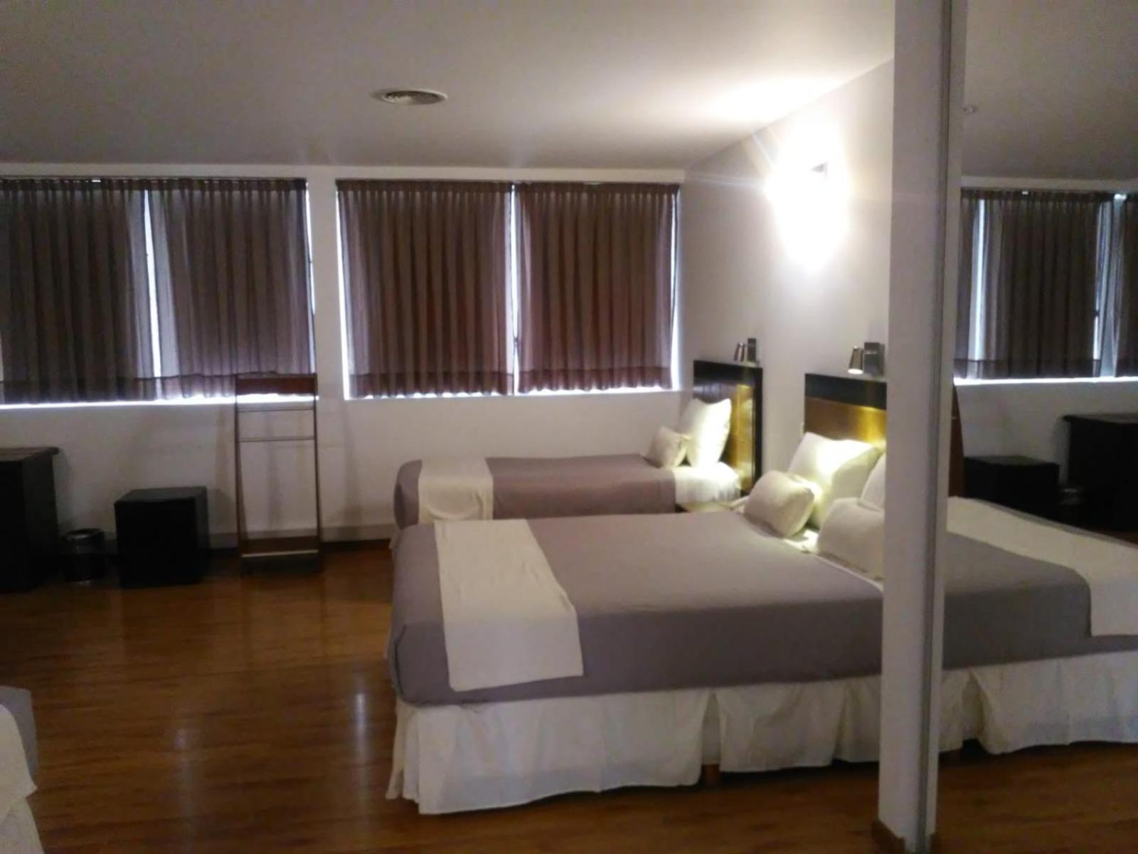 Global Hotel Сентенарио Екстериор снимка