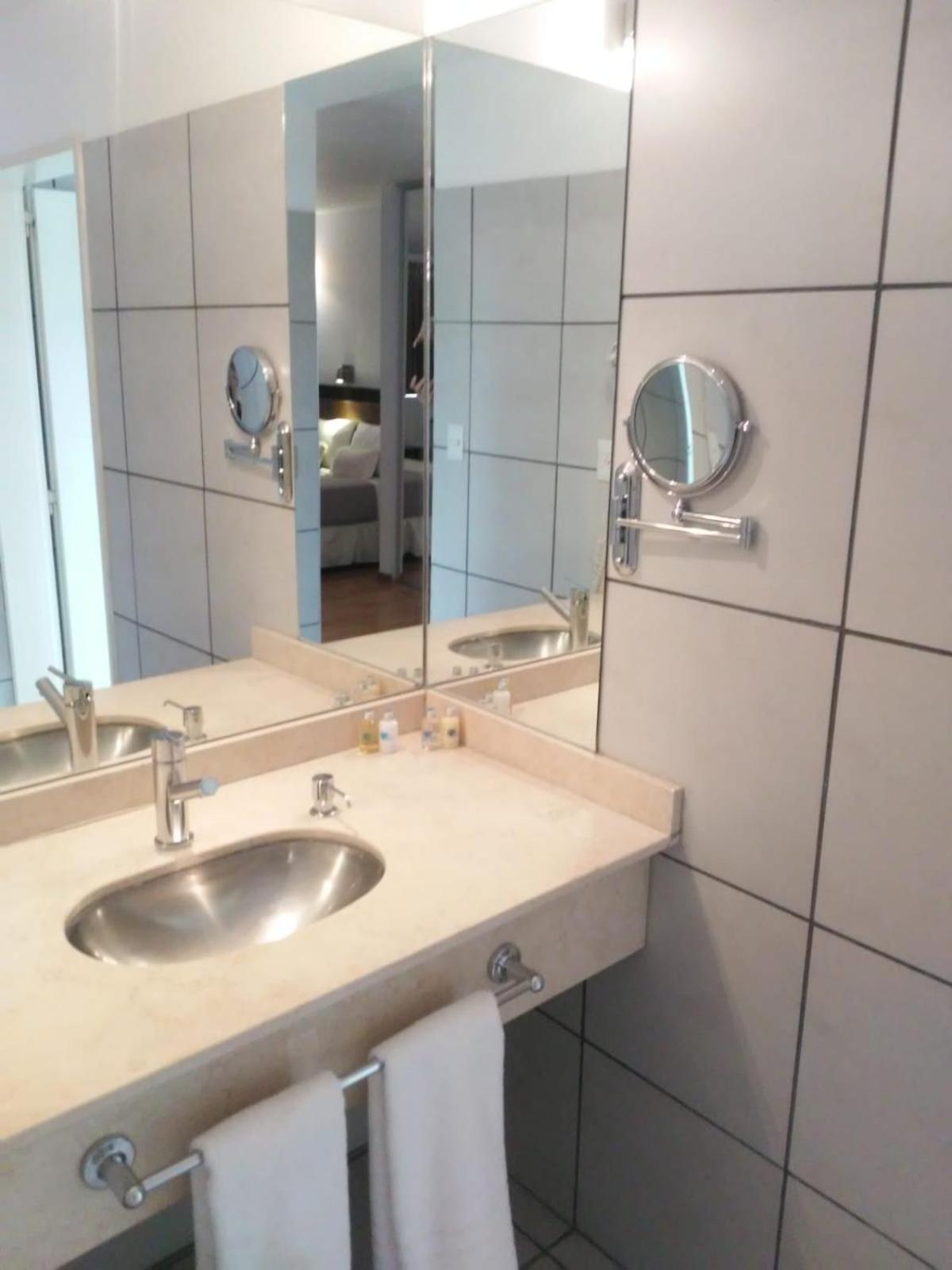 Global Hotel Сентенарио Екстериор снимка